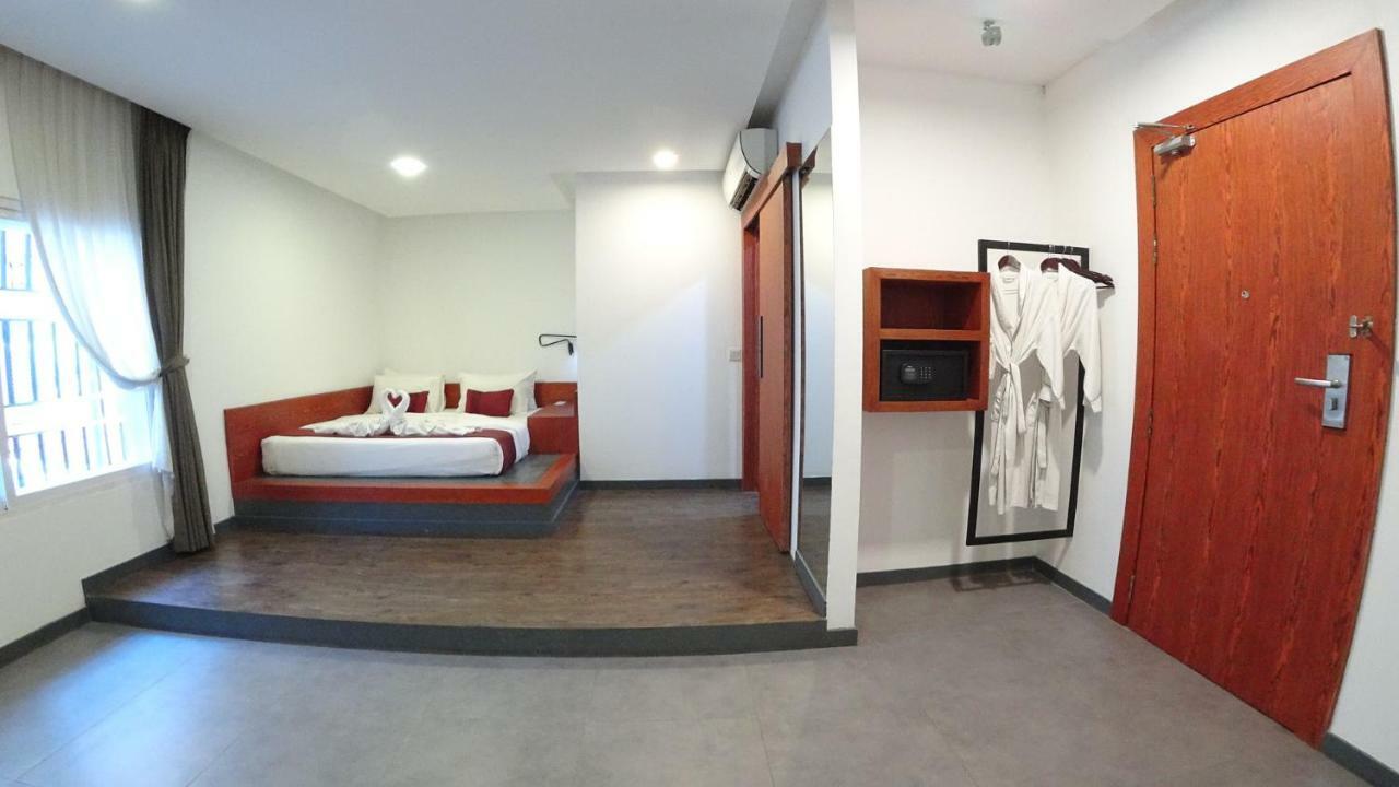 פנום פן Hotel Records מראה חיצוני תמונה