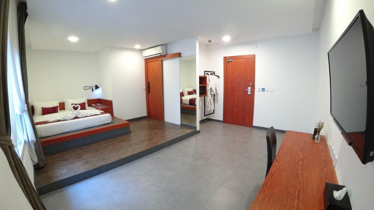 פנום פן Hotel Records מראה חיצוני תמונה