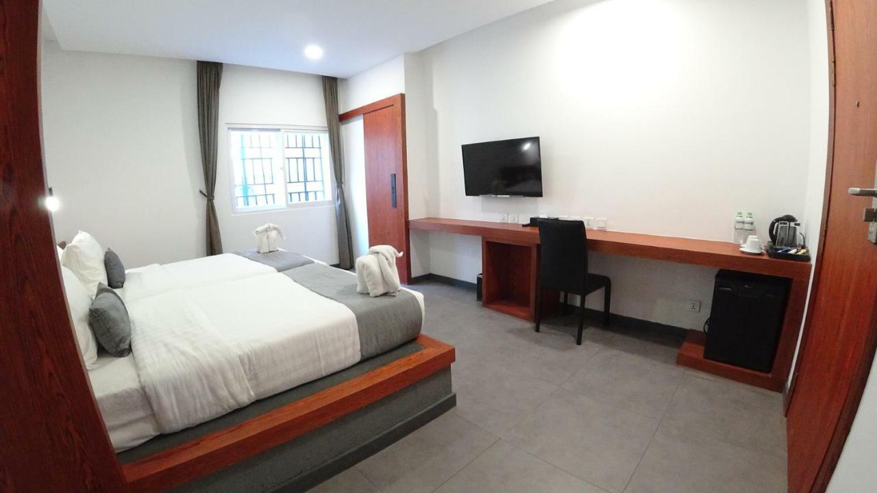 פנום פן Hotel Records מראה חיצוני תמונה