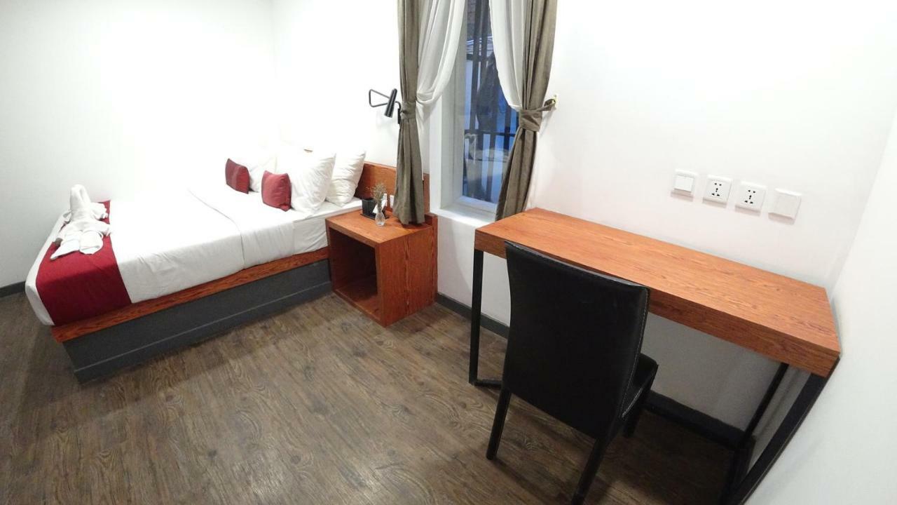פנום פן Hotel Records מראה חיצוני תמונה