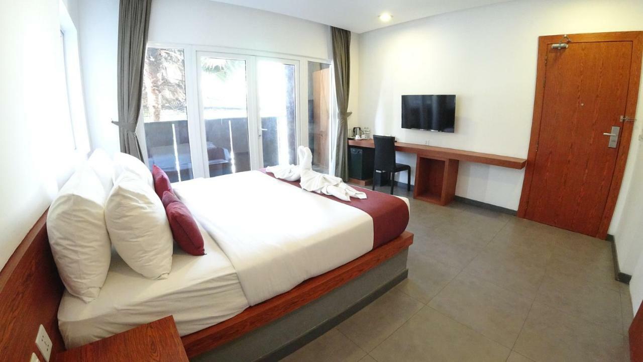 פנום פן Hotel Records מראה חיצוני תמונה